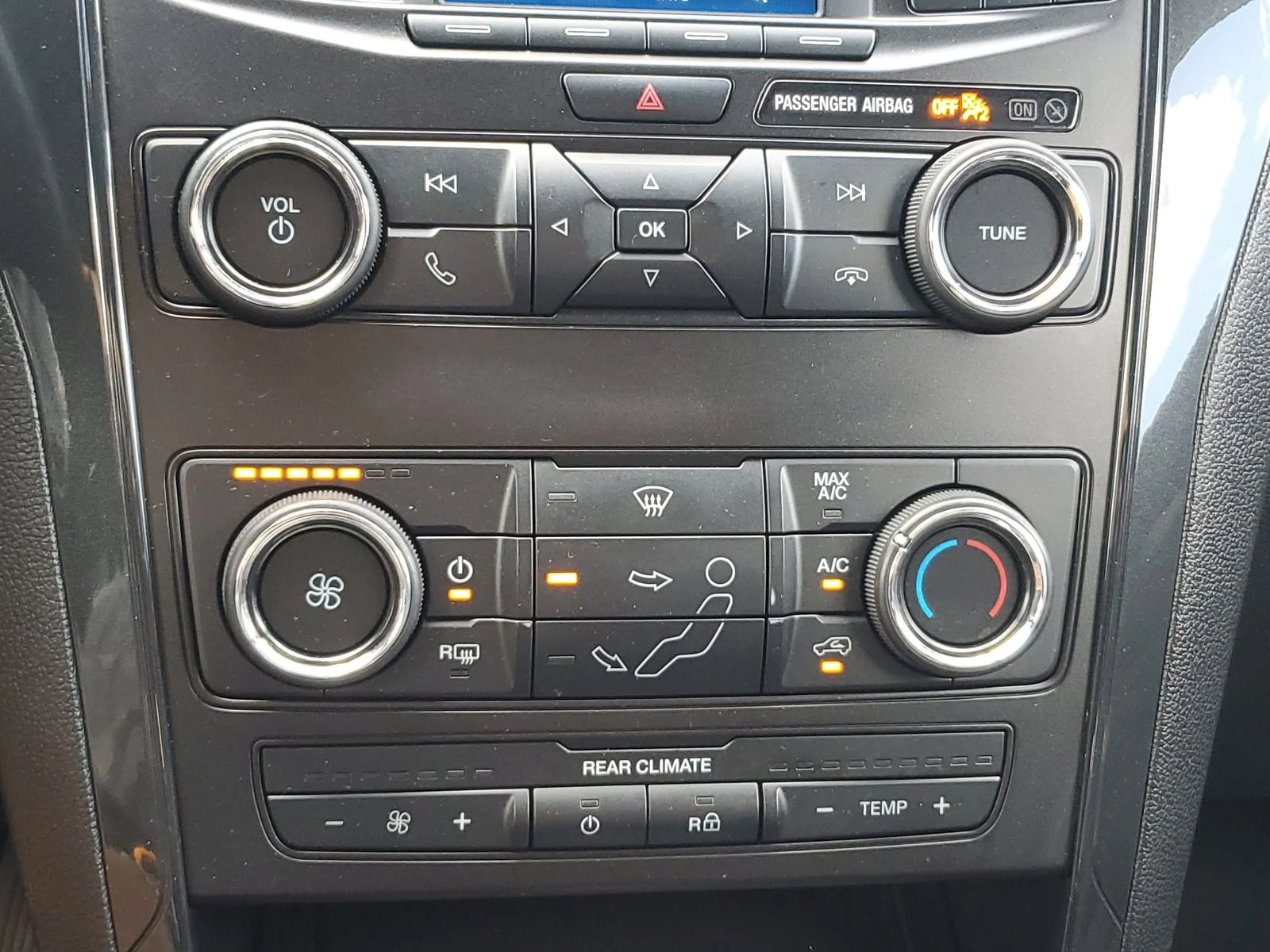 Used 2019 Black Ford XLT image 20