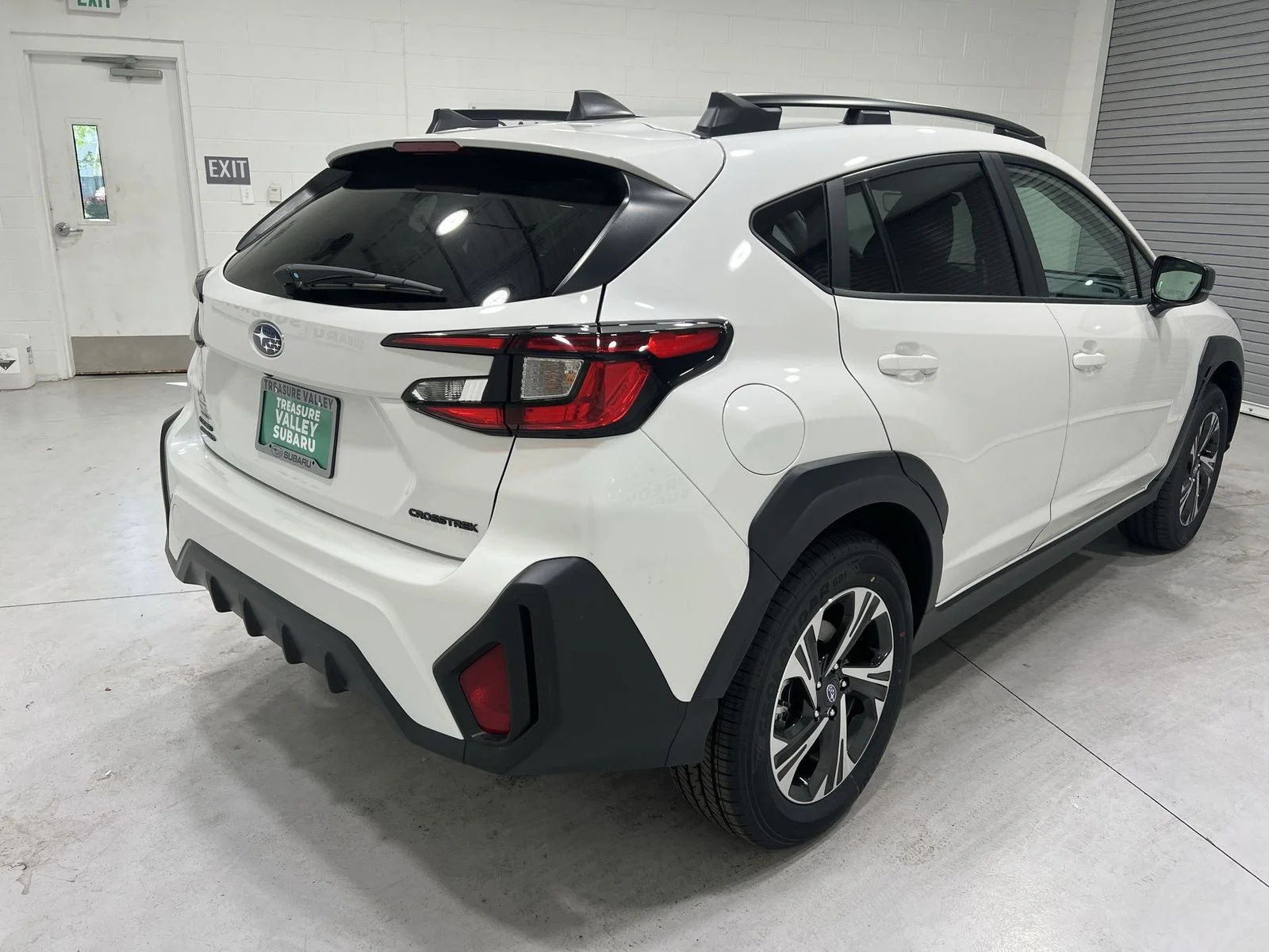 New 2026 CRYSTAL WHITE PEARL Subaru Premium image 8