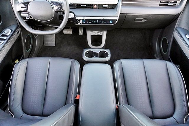 Used 2024 Black Hyundai Limited image 22