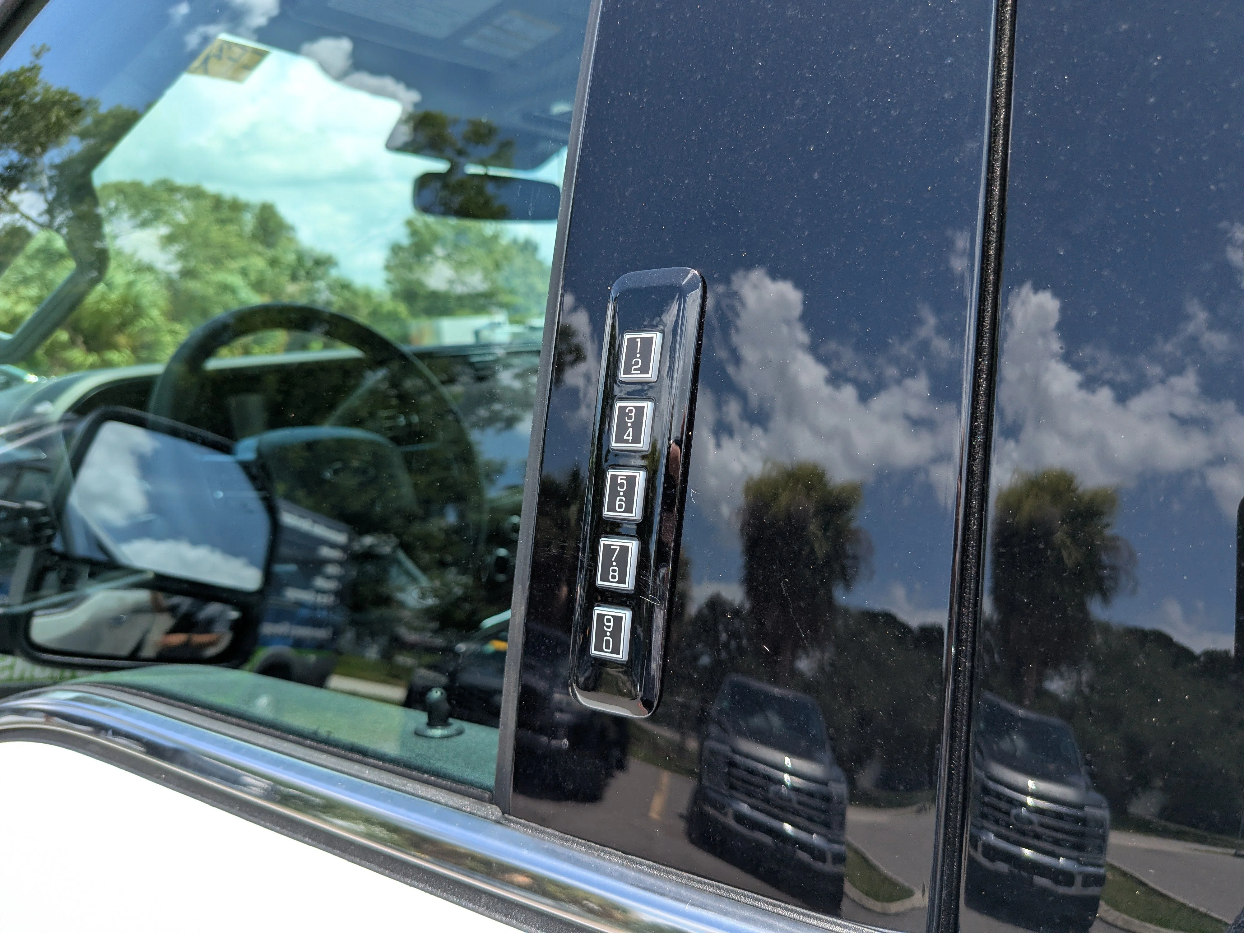 New 2026 Star White Metallic Tri-Coat Ford F-250® Lariat® image 18