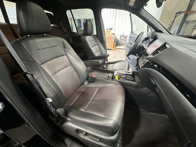 Certified Used 2023 Black Honda Black Edition image 32