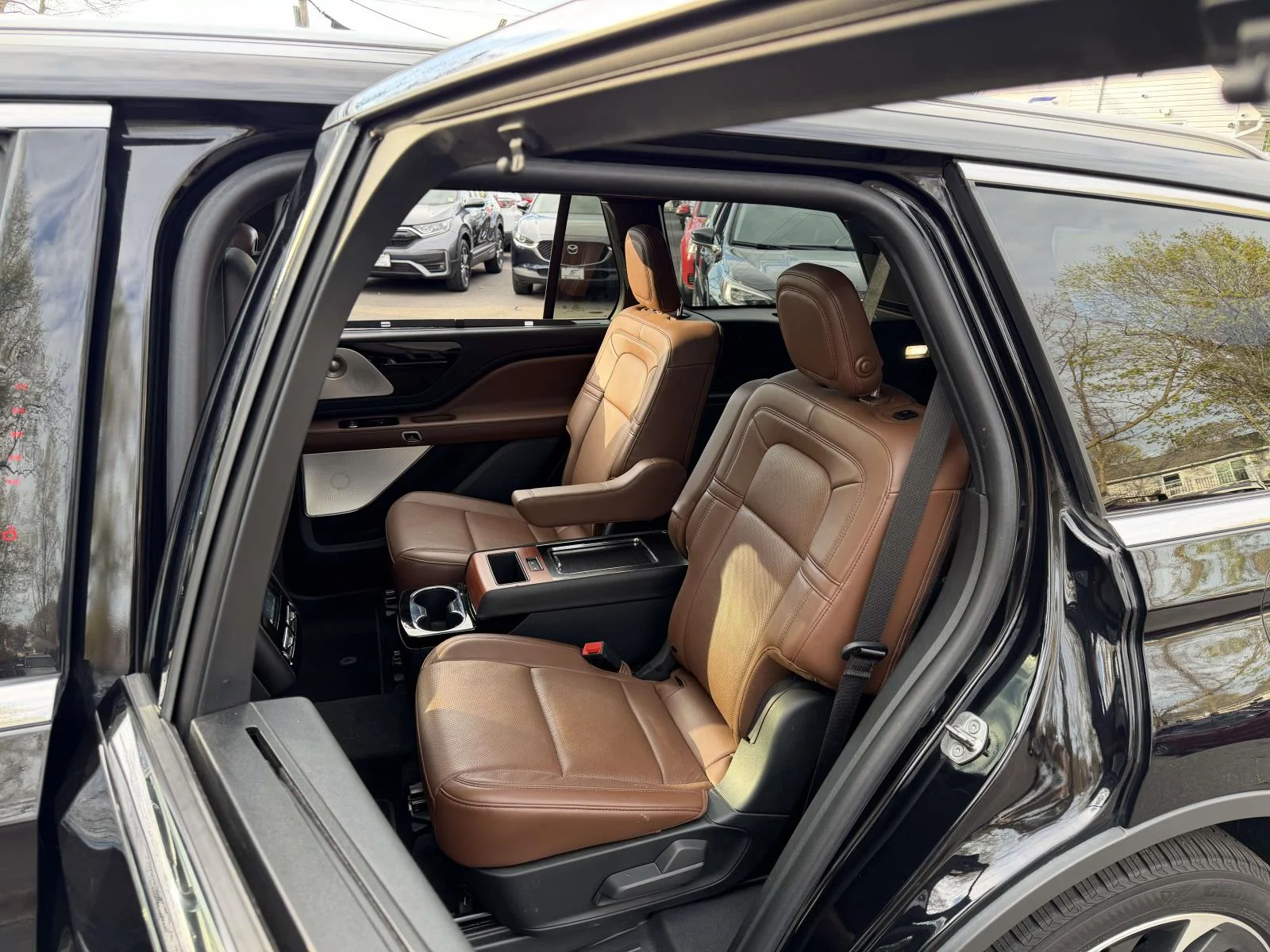 Used 2020 Black Lincoln Reserve image 16