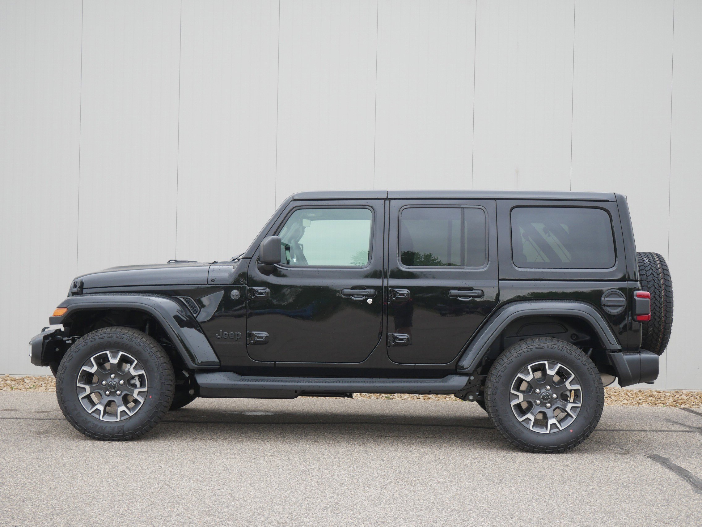 New 2026 Black Clear-Coat Exterior Paint Jeep Sahara image 2