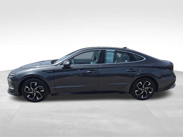 Used 2025 Gray Hyundai SEL image 5
