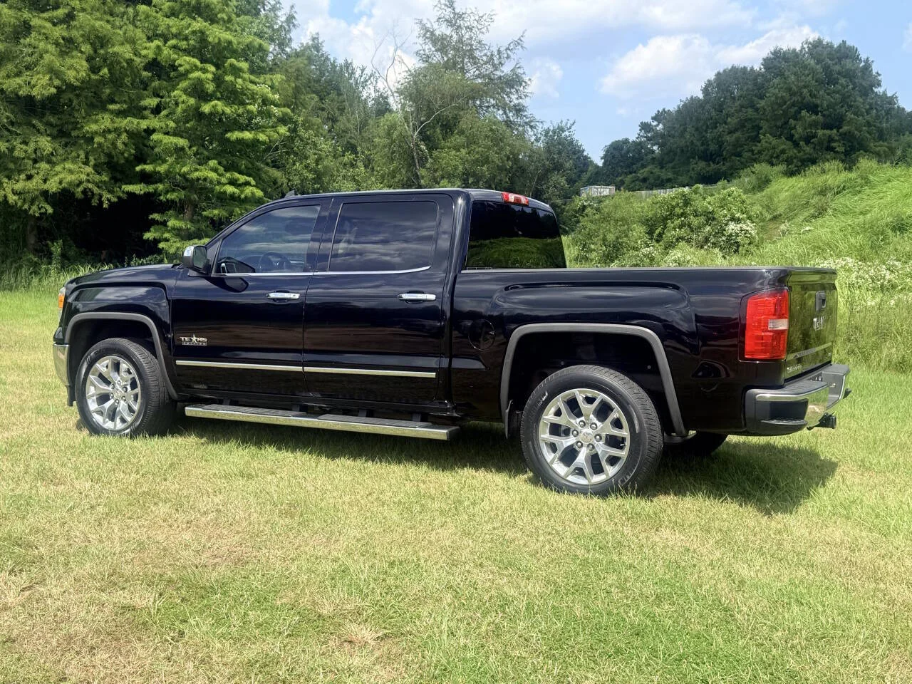 Used 2015 Black GMC SLT 4x2 4dr Crew Cab 5.8 ft. SB image 3