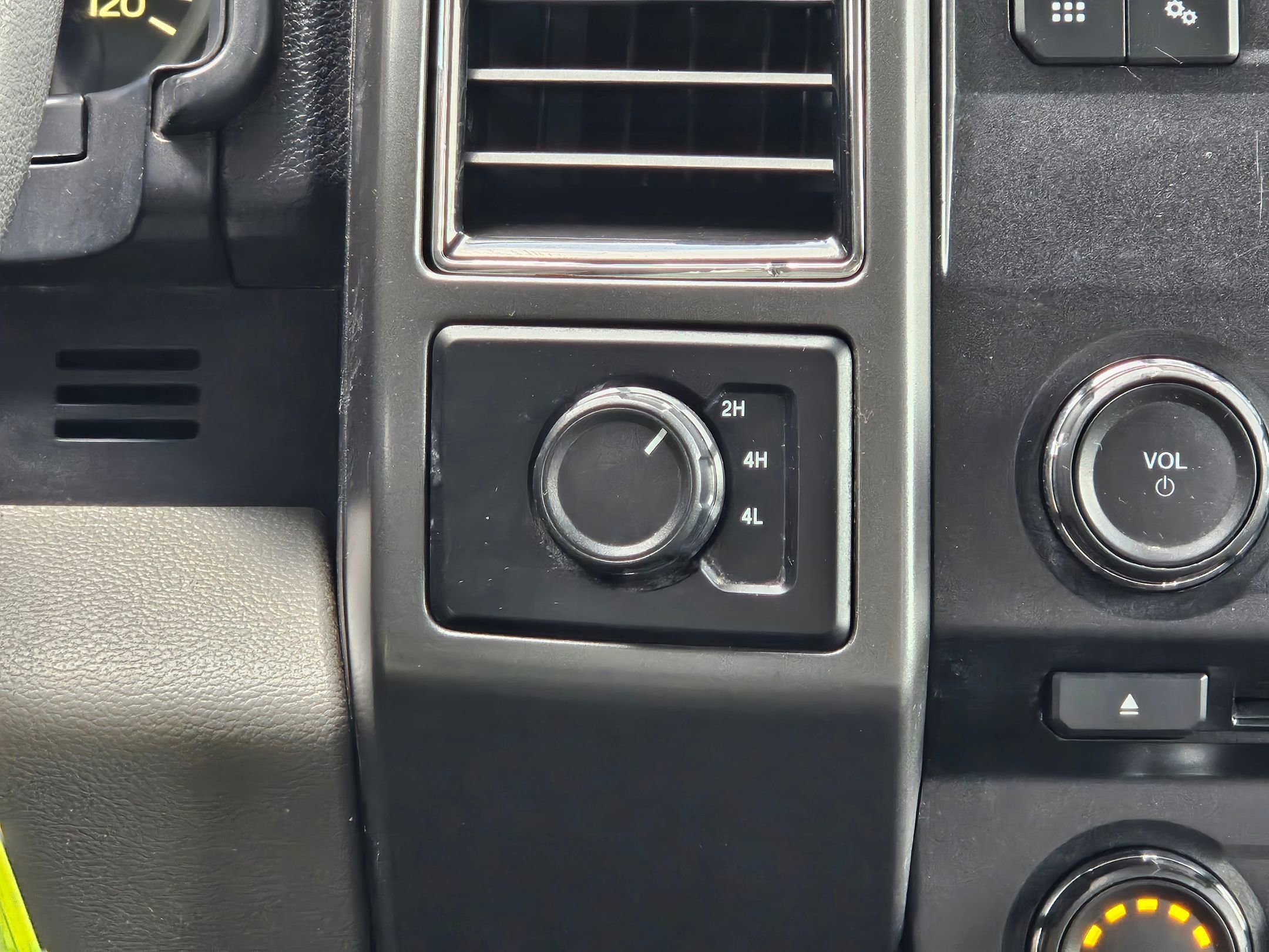 Used 2018 Stone Gray Ford XLT image 14
