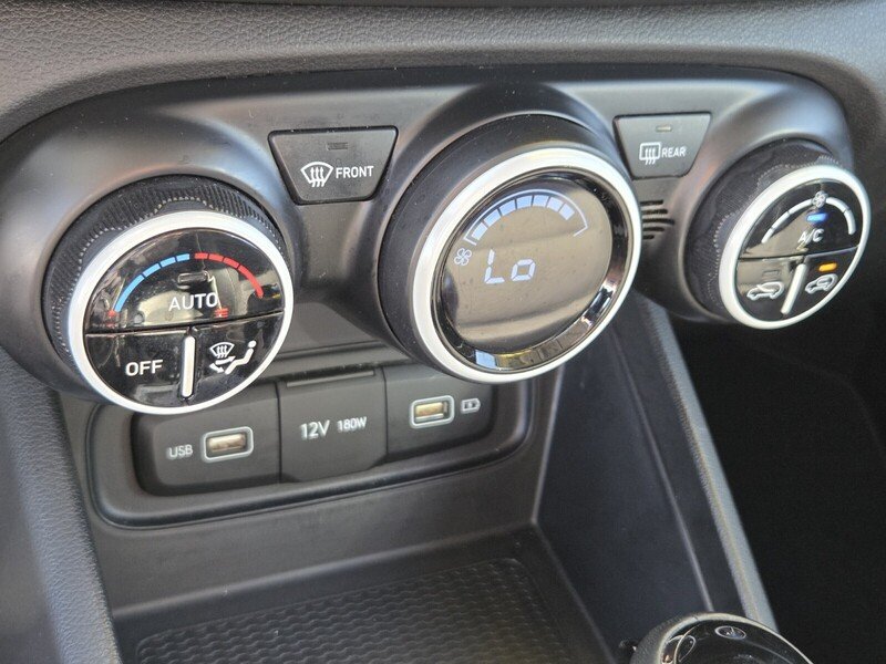 Used 2022 White Hyundai Limited image 23