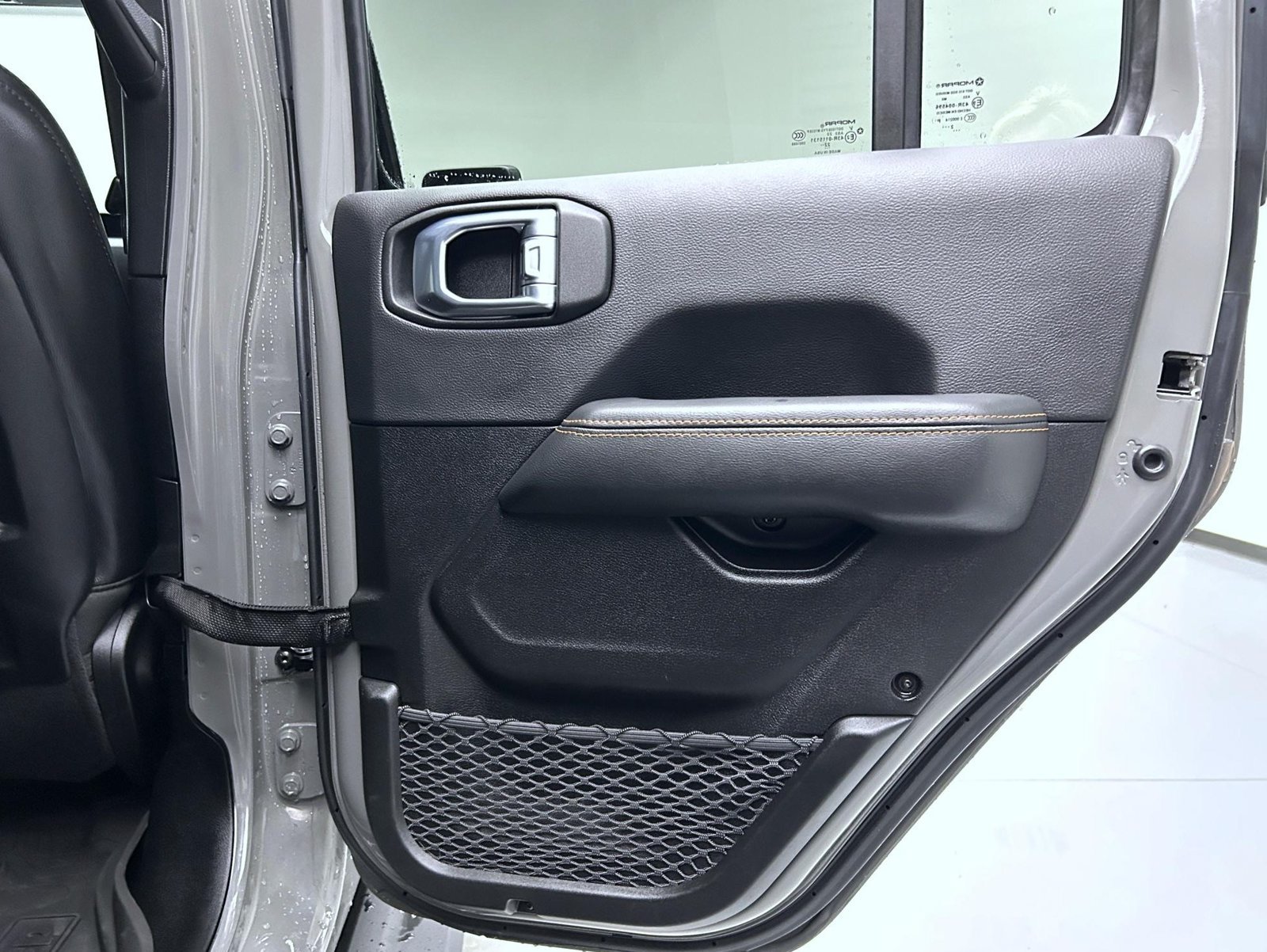 Used 2023 Gray Jeep Mojave image 17