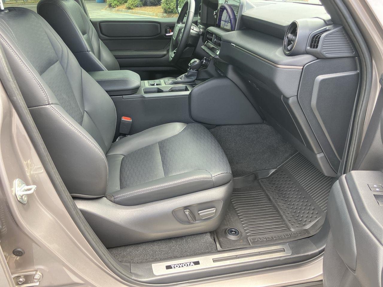 Used 2025 Silver (Meteor Shower) Toyota Base image 38