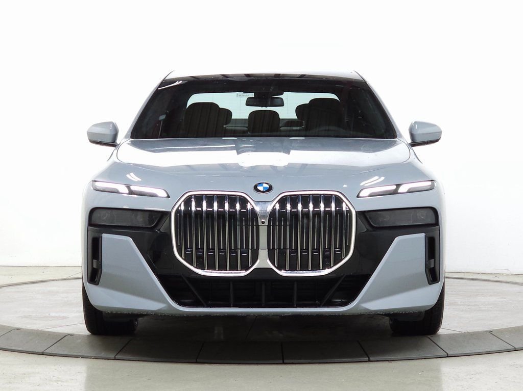 Used 2026 Gray Metallic BMW 740i xDrive image 2