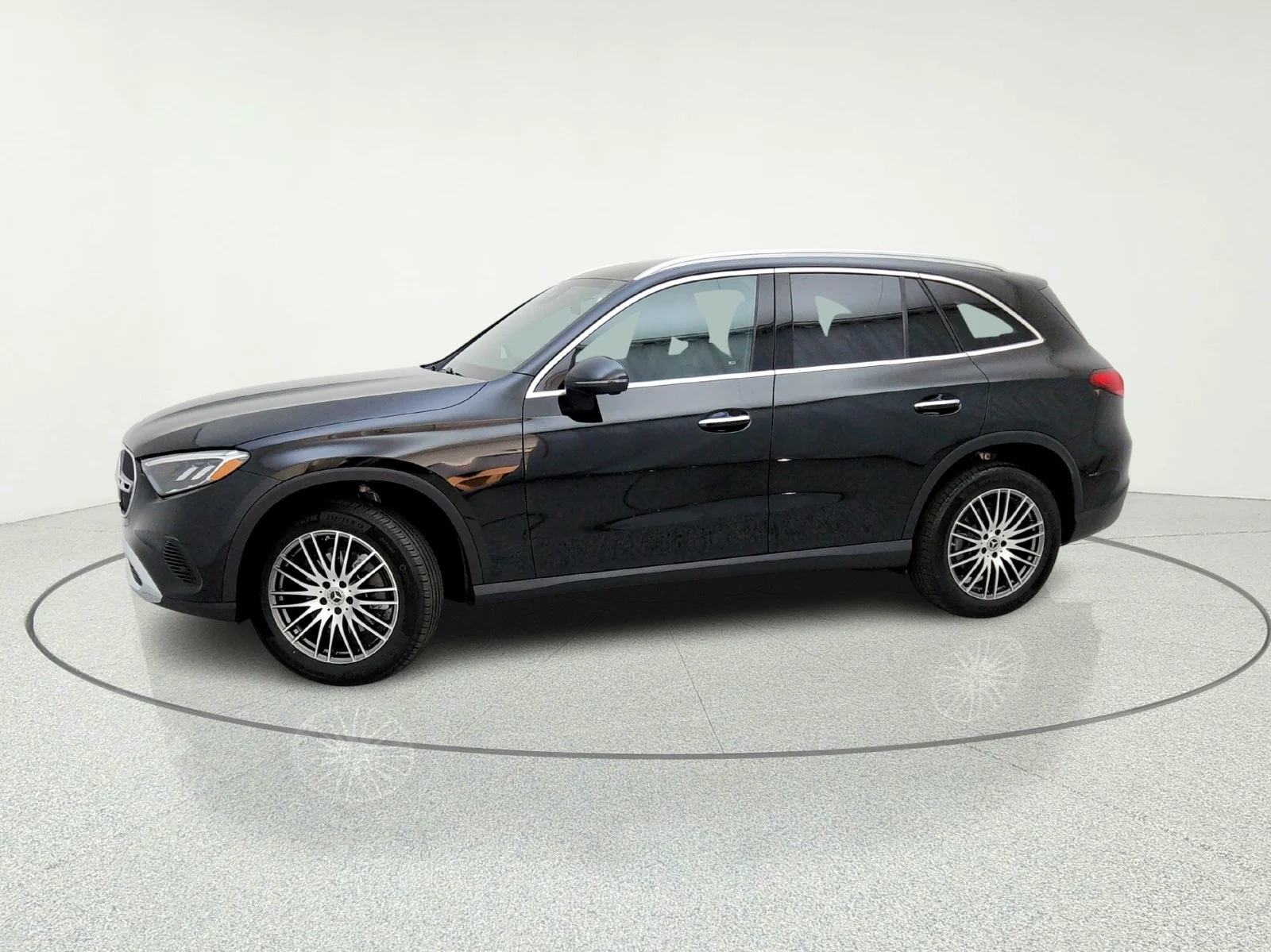 Certified Used 2025 Black Mercedes-Benz GLC 300 image 15