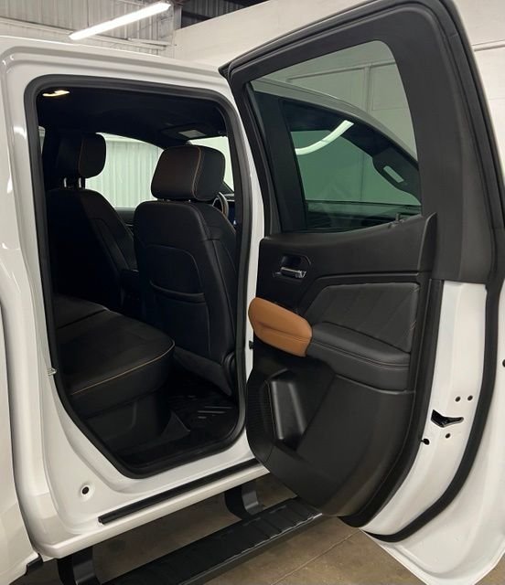 Used 2026 White GMC AT4 image 19