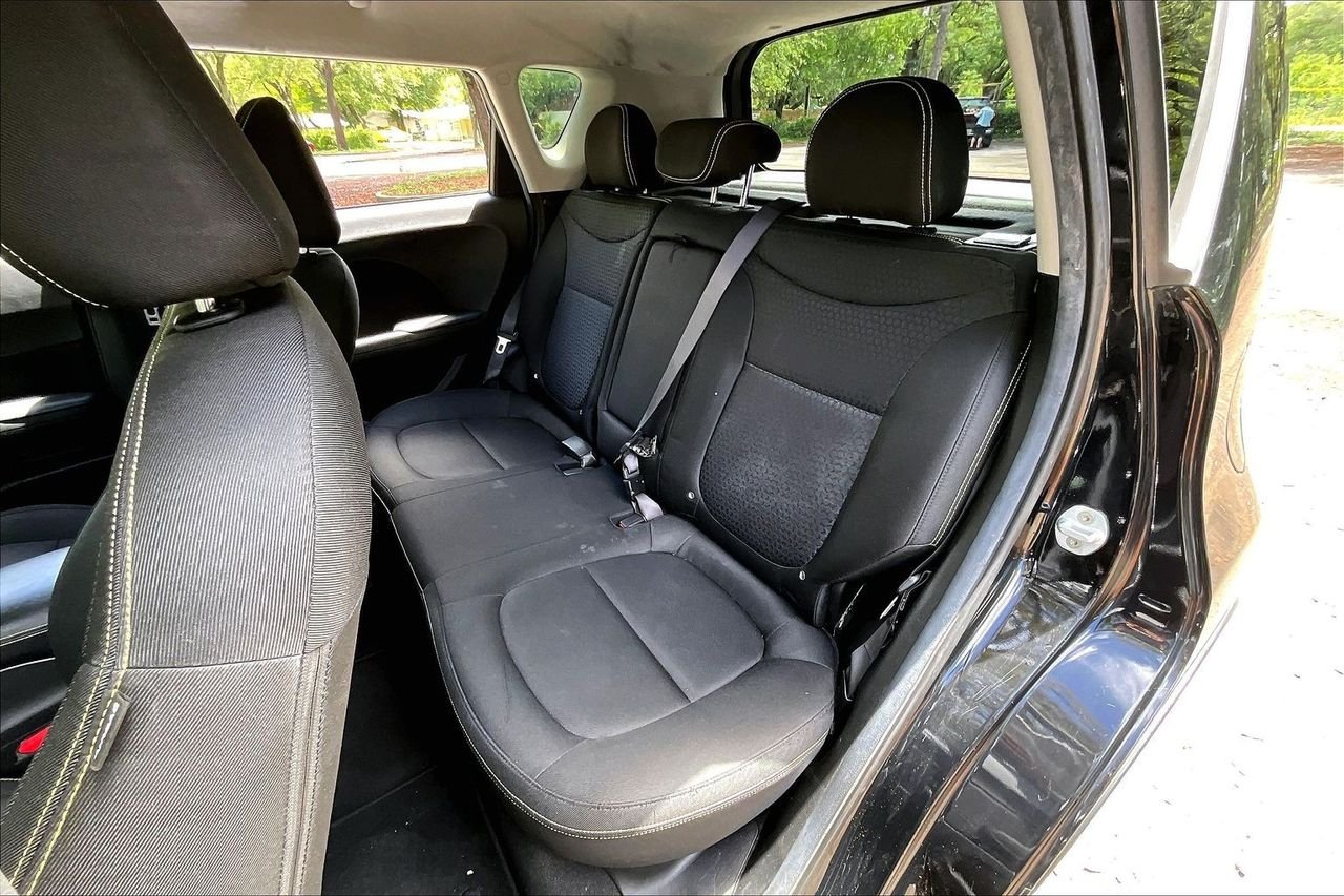 Used 2016 Black Kia Plus image 19
