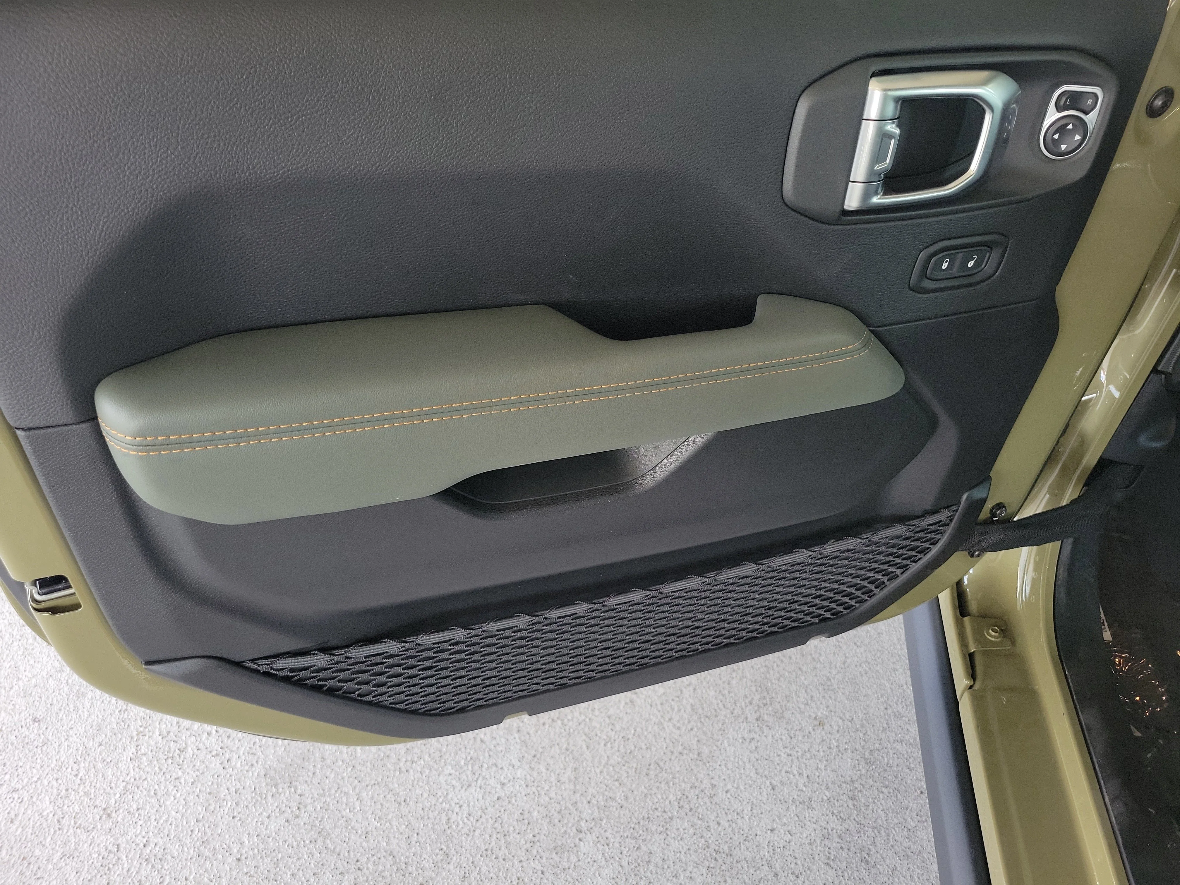 New 2026 41 Exterior Paint Jeep Mojave X image 13