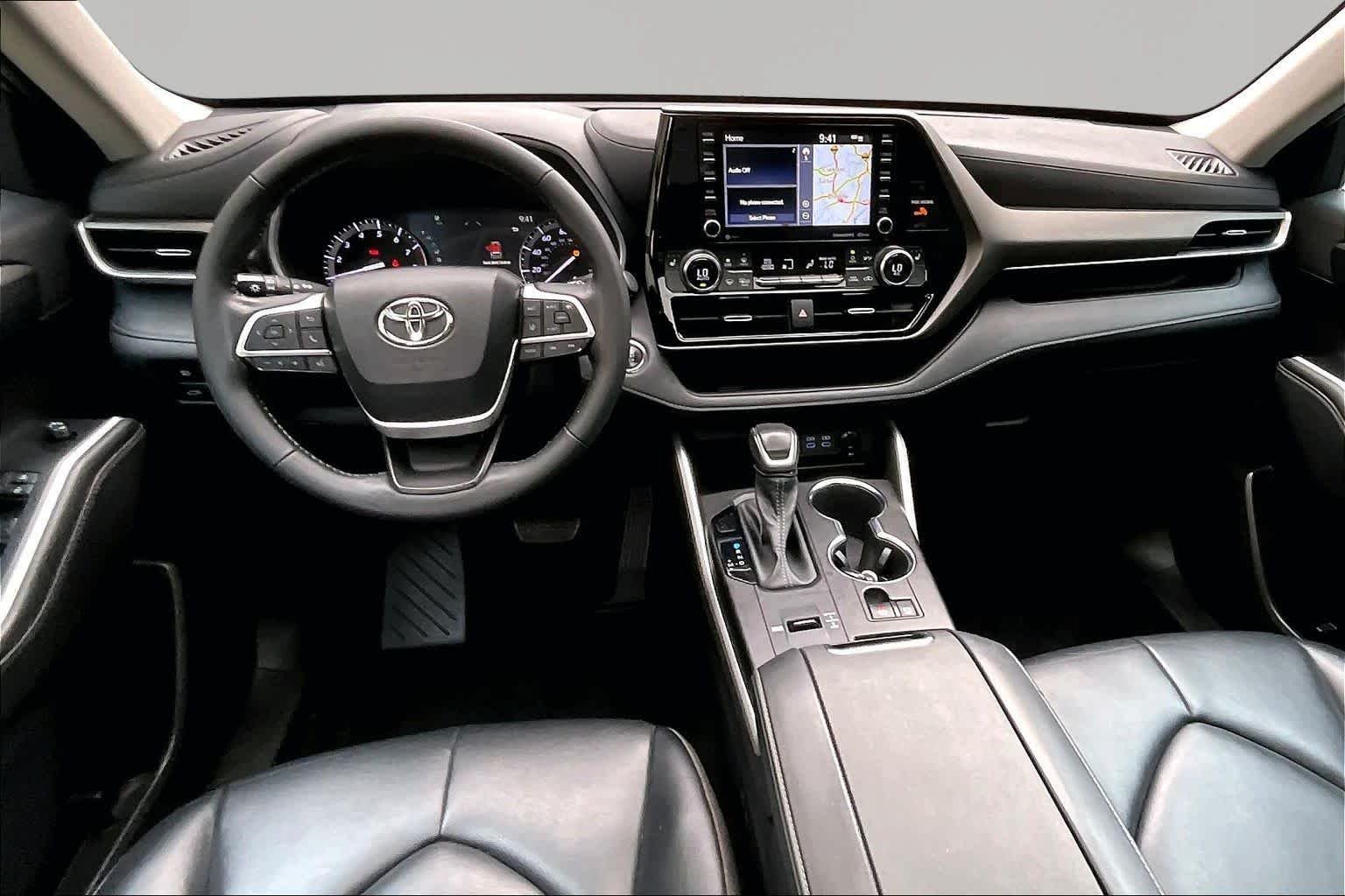 Used 2022 Celestial Silver Metallic Toyota XLE image 16