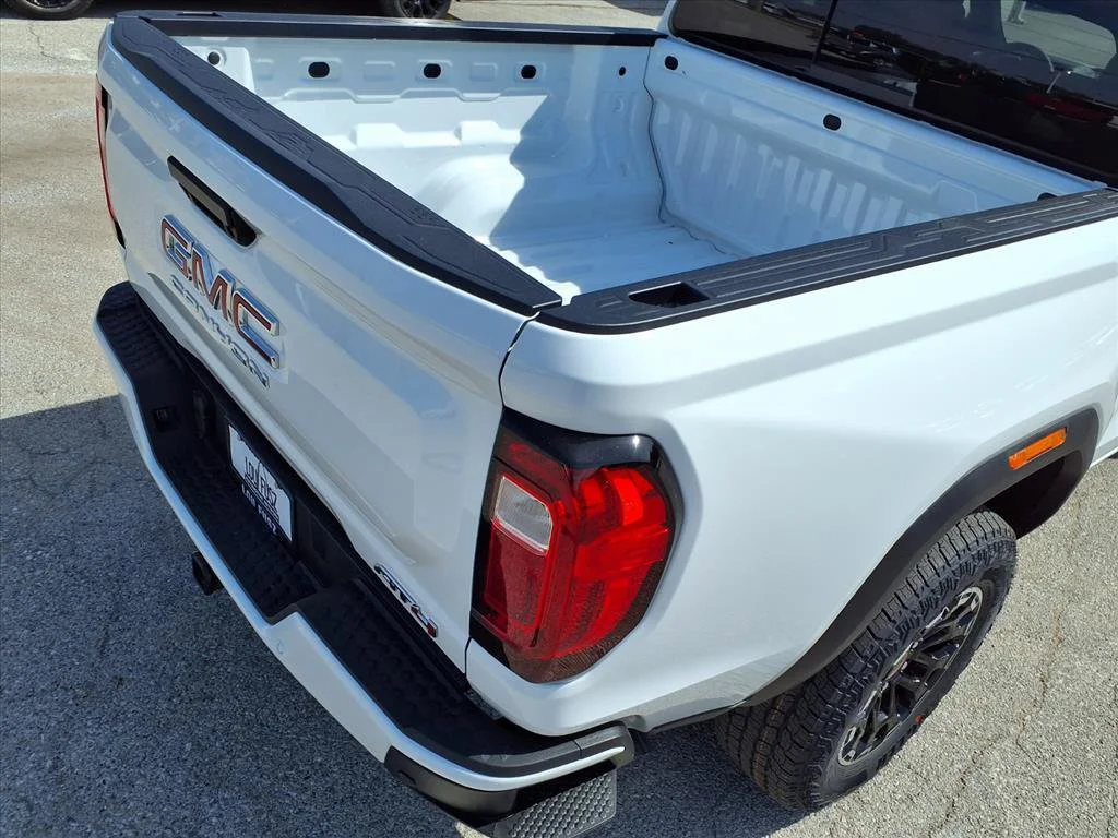 2026 GMC Canyon AT4 - Photo 19