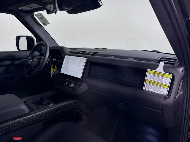 New 2026 Narvik Black Land Rover OCTA Black image 31