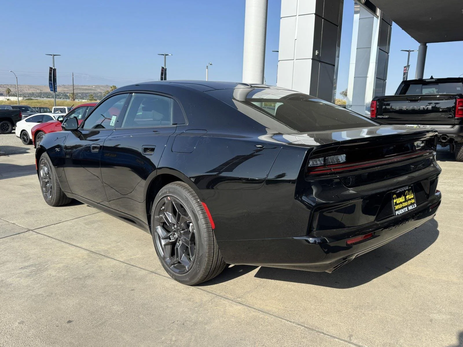 New 2026 Diamond Black Crystal Pearlcoat Dodge R/T image 4