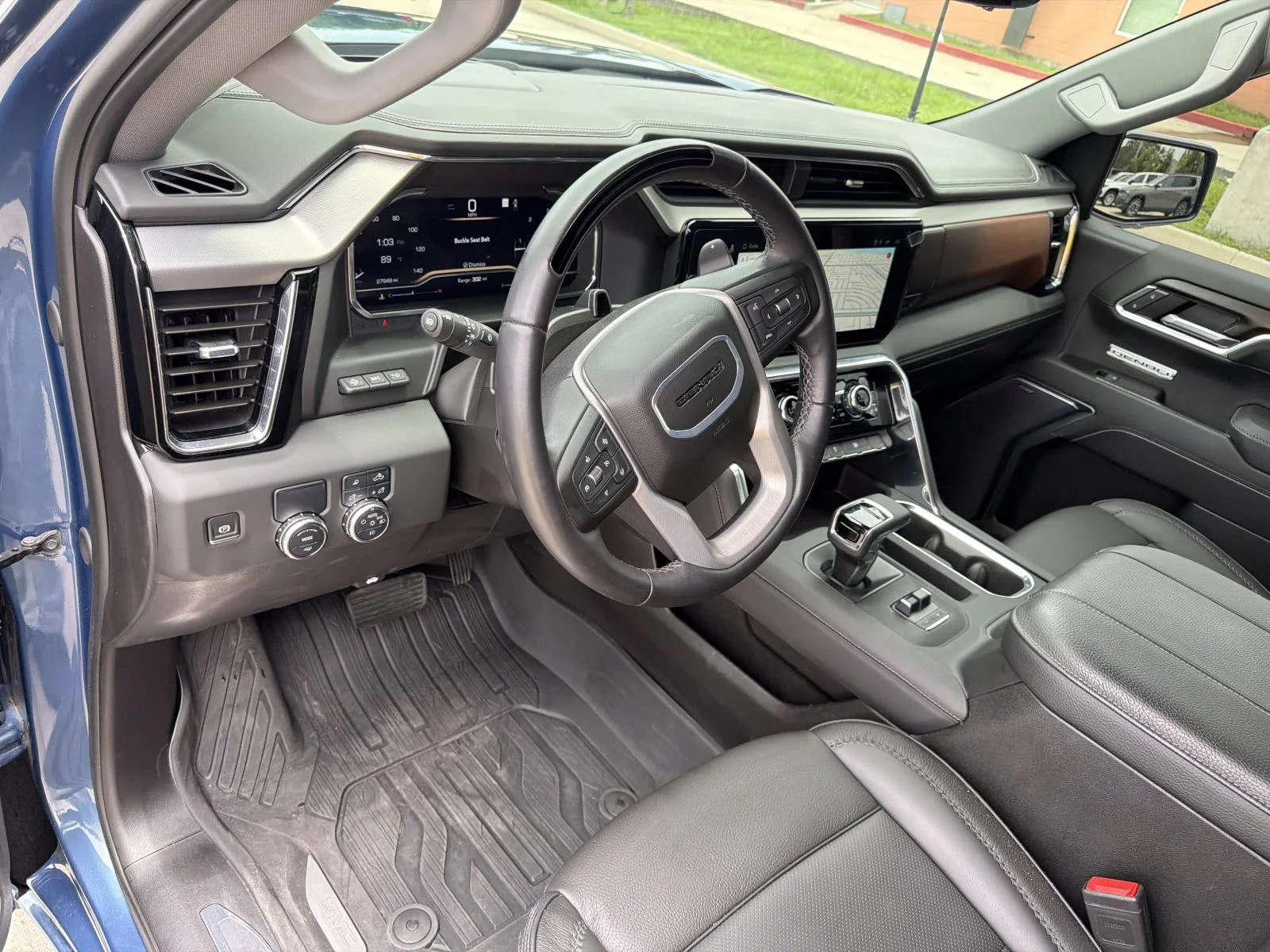 Used 2025 Blue GMC 2WD Crew Cab 147 Denali image 18
