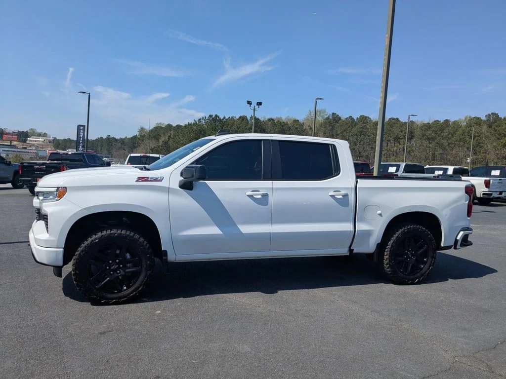 Used 2024 Summit White Chevrolet RST image 8