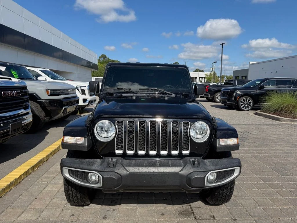 Used 2023 Black Clearcoat Jeep Overland image 3