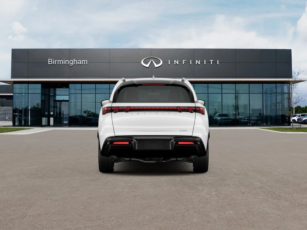 New 2027 RADIANT WHITE INFINITI LUXE image 2