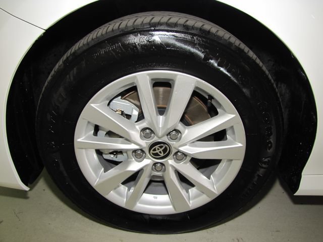 Used 2025 White Toyota  image 26