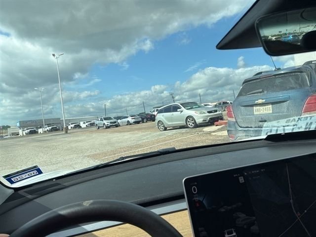 Used 2021  Tesla Standard Range Plus image 14