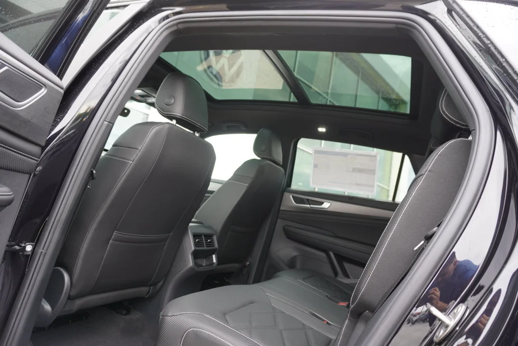 New 2026 Black Volkswagen SE w/Technology image 29