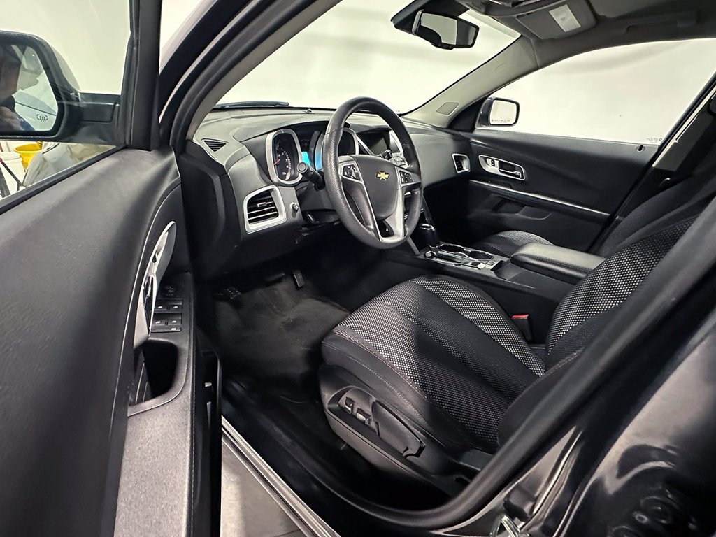 Used 2017 NIGHTFALL GRAY METALLIC Chevrolet LT image 17