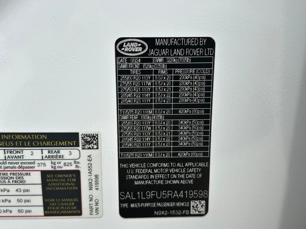 Used 2024 White Land Rover Dynamic SE image 53