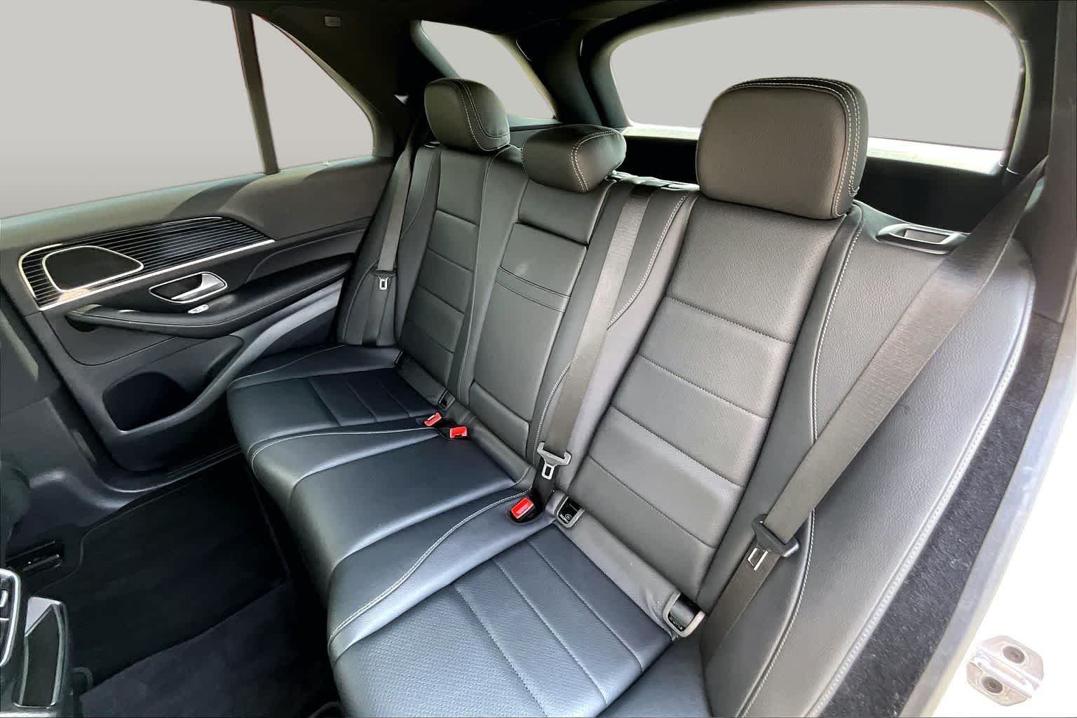 Used 2025 Polar White Mercedes-Benz GLE 450e image 20