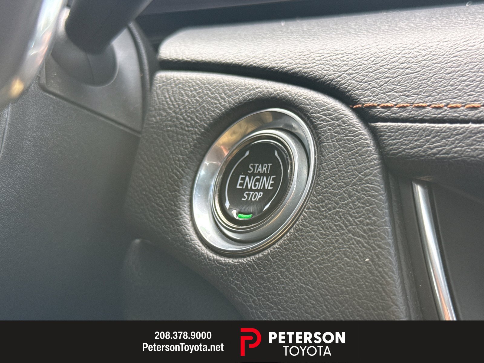 Used 2025  Cadillac Sport image 21