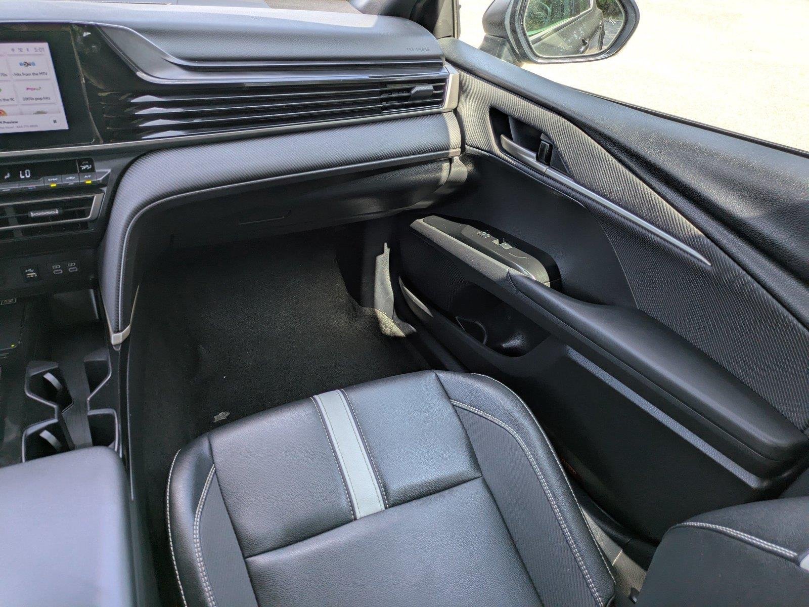 Used 2025  Toyota SE image 16