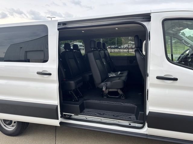 New 2026 Oxford White Ford Passenger Van XL image 4