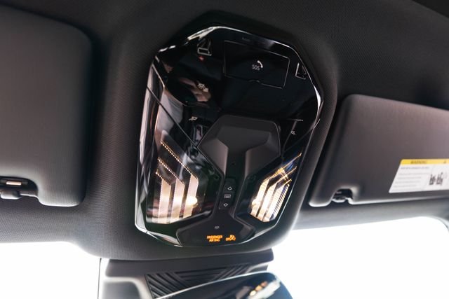 New 2027 Alpine White BMW 550e xDrive image 29