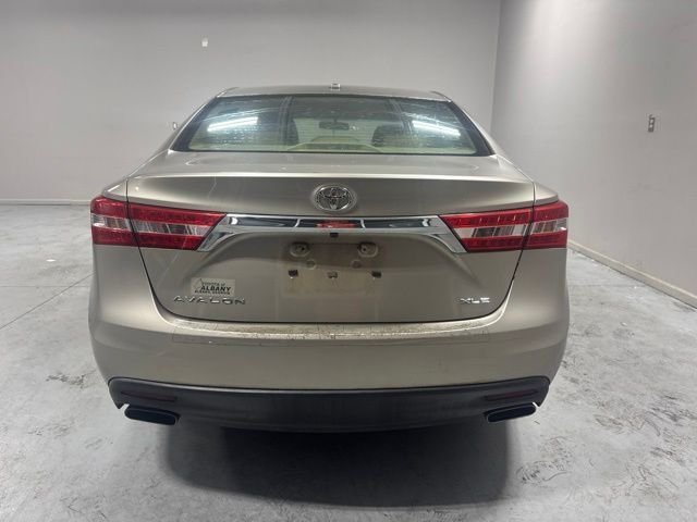 Used 2015 Silver Toyota XLE image 7