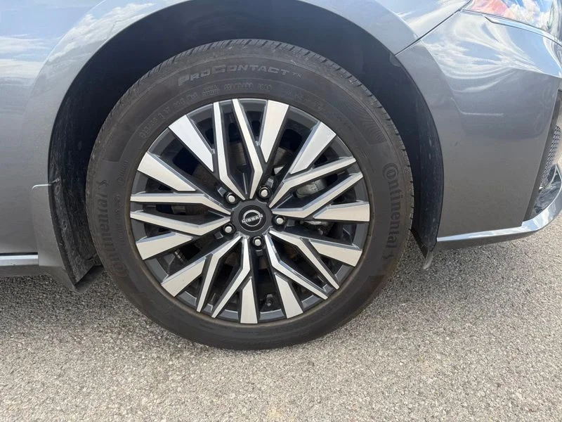 Used 2024 Gray Nissan 2.5 SV image 4