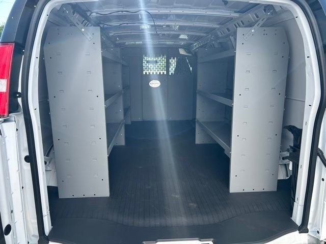 2025 Chevrolet Express Cargo Work Van - Photo 13
