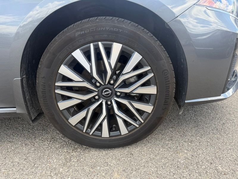 Used 2024 Gray Nissan 2.5 SV image 4