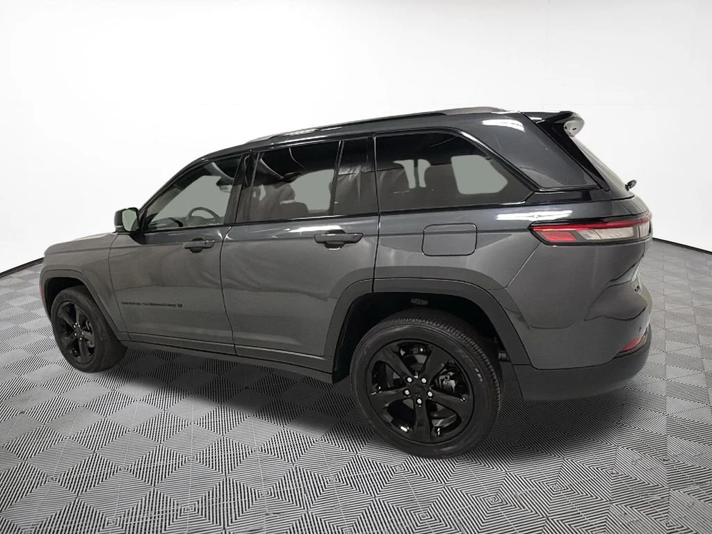 Certified Used 2023 Gray Jeep Altitude X image 11