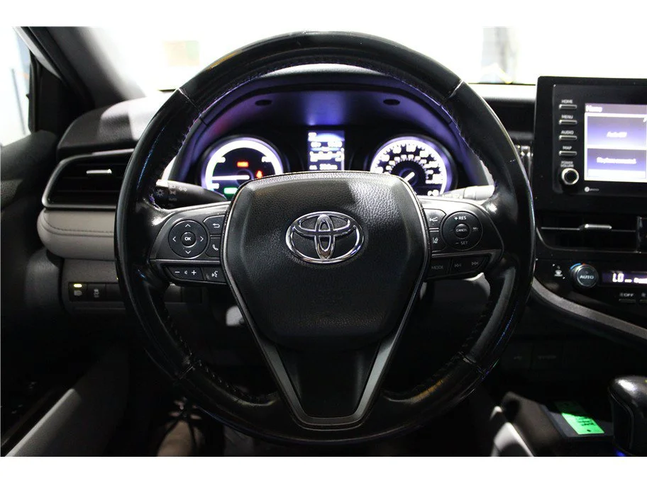 Used 2021 White Toyota Hybrid SE image 27
