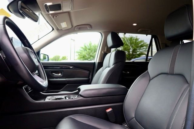 Used 2025 Platinum White Pearl Honda EX-L image 18