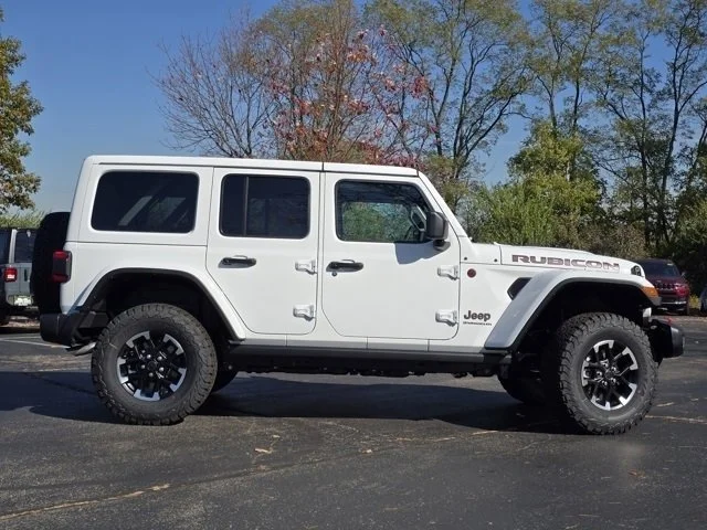 New 2026 Bright White Clearcoat Jeep Rubicon image 32