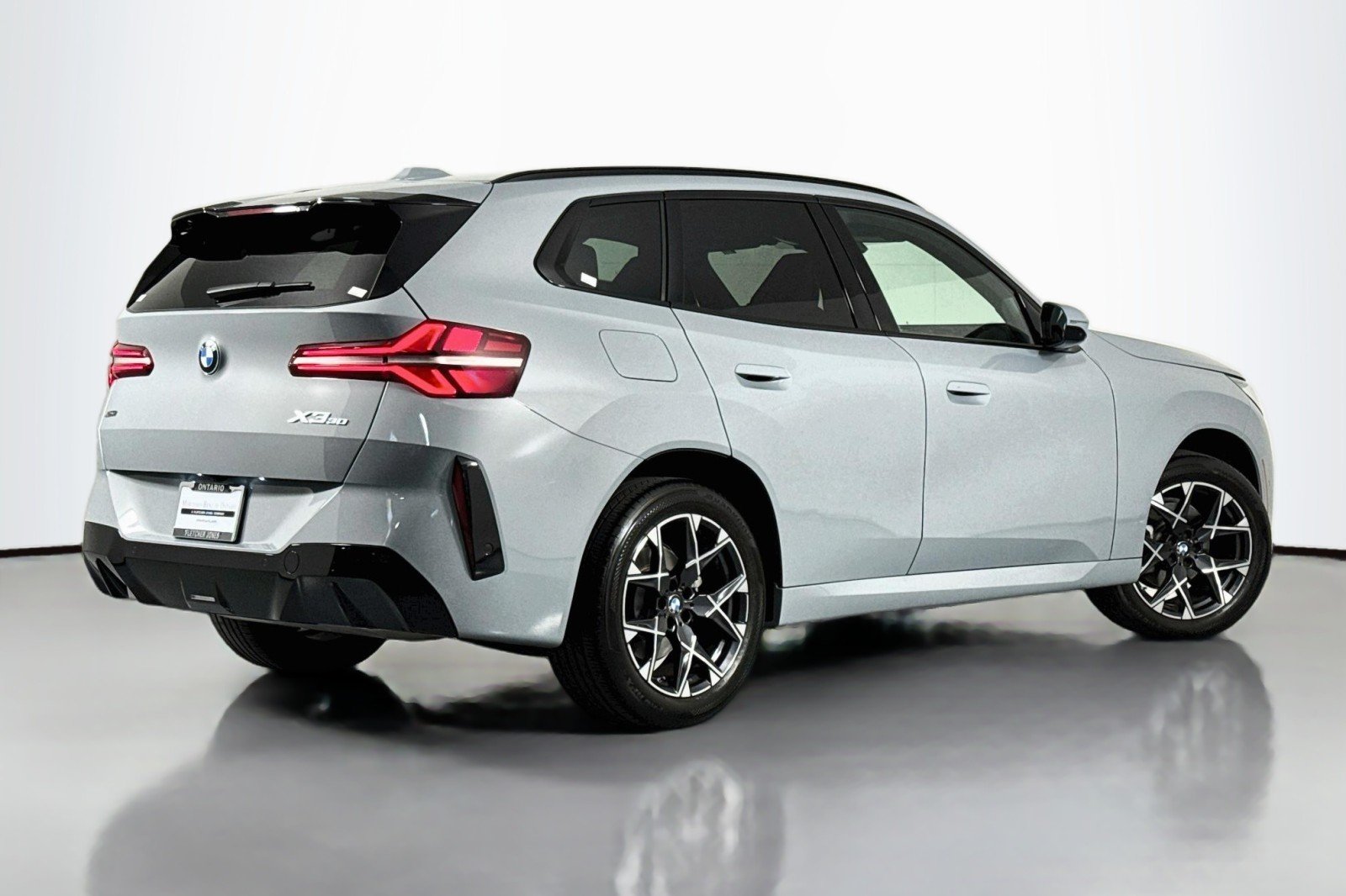 Used 2025 BROOKLYN GREY BMW 30 xDrive image 11