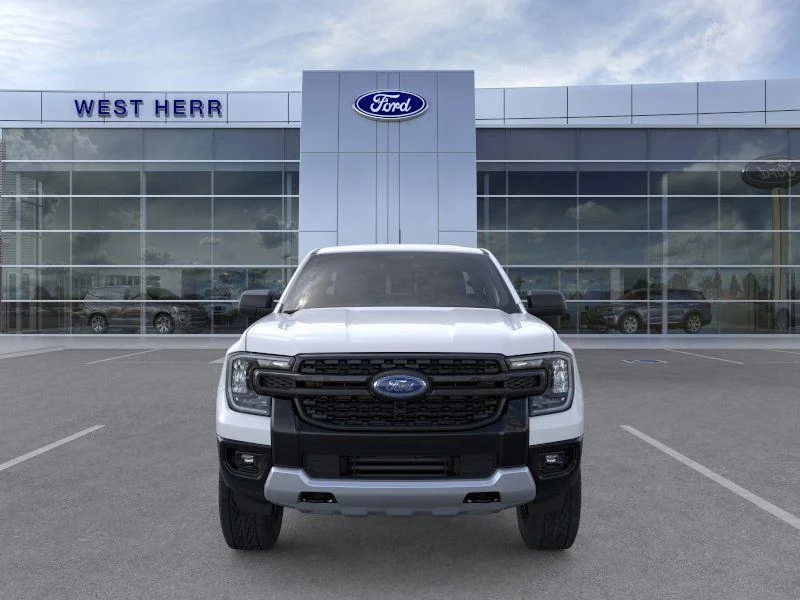 New 2025 Oxford White Ford XLT image 7