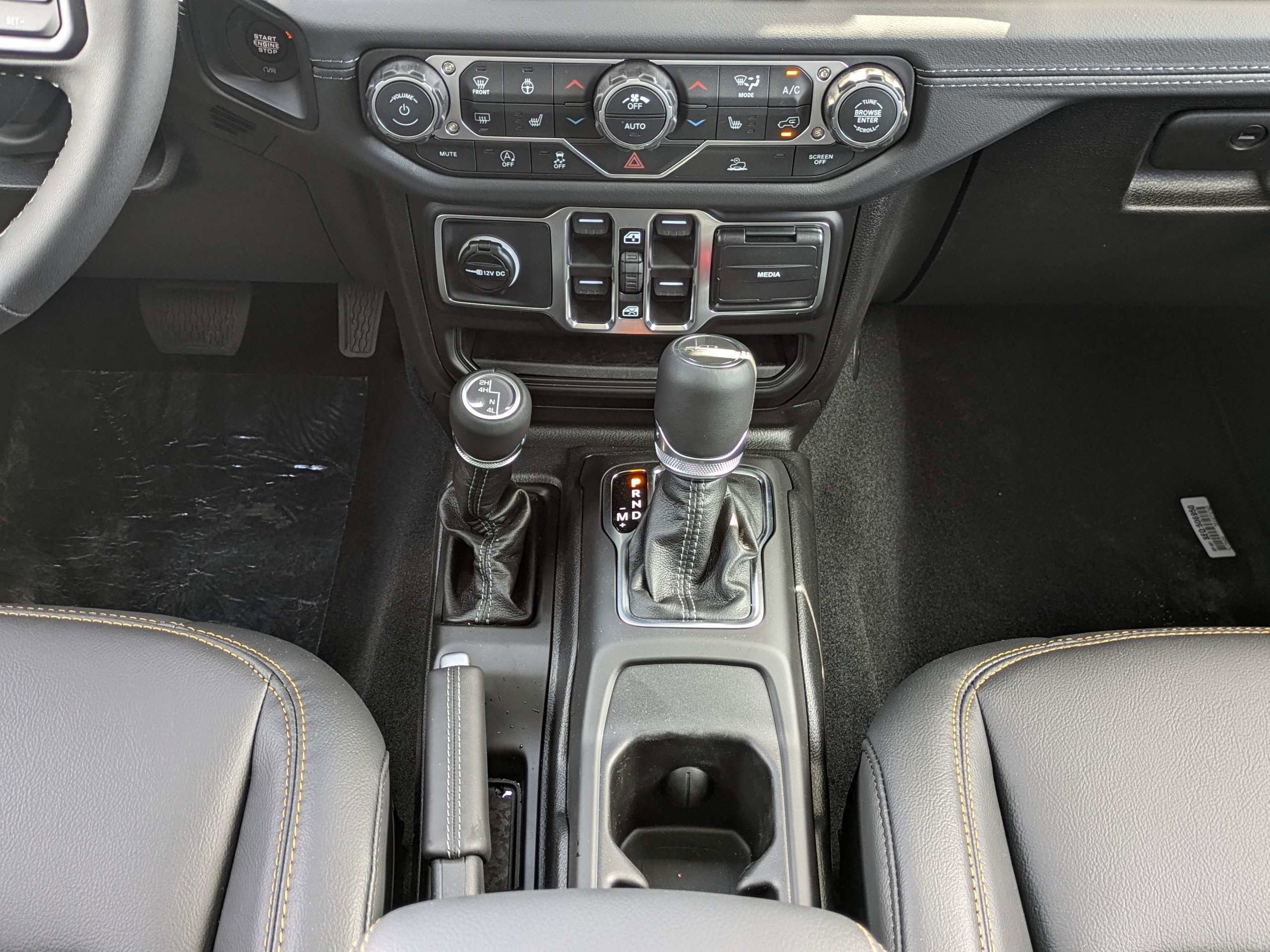 New 2026 Reign Exterior Paint Jeep Sahara image 18