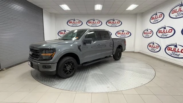 New 2026 Carbonized Gray Metallic Ford XLT image 6