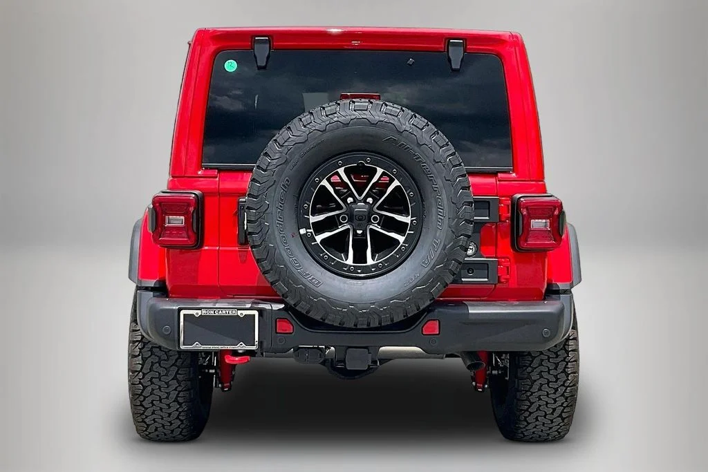 New 2026 Firecracker Red Clear-Coat Exterior Paint Jeep Rubicon X image 3