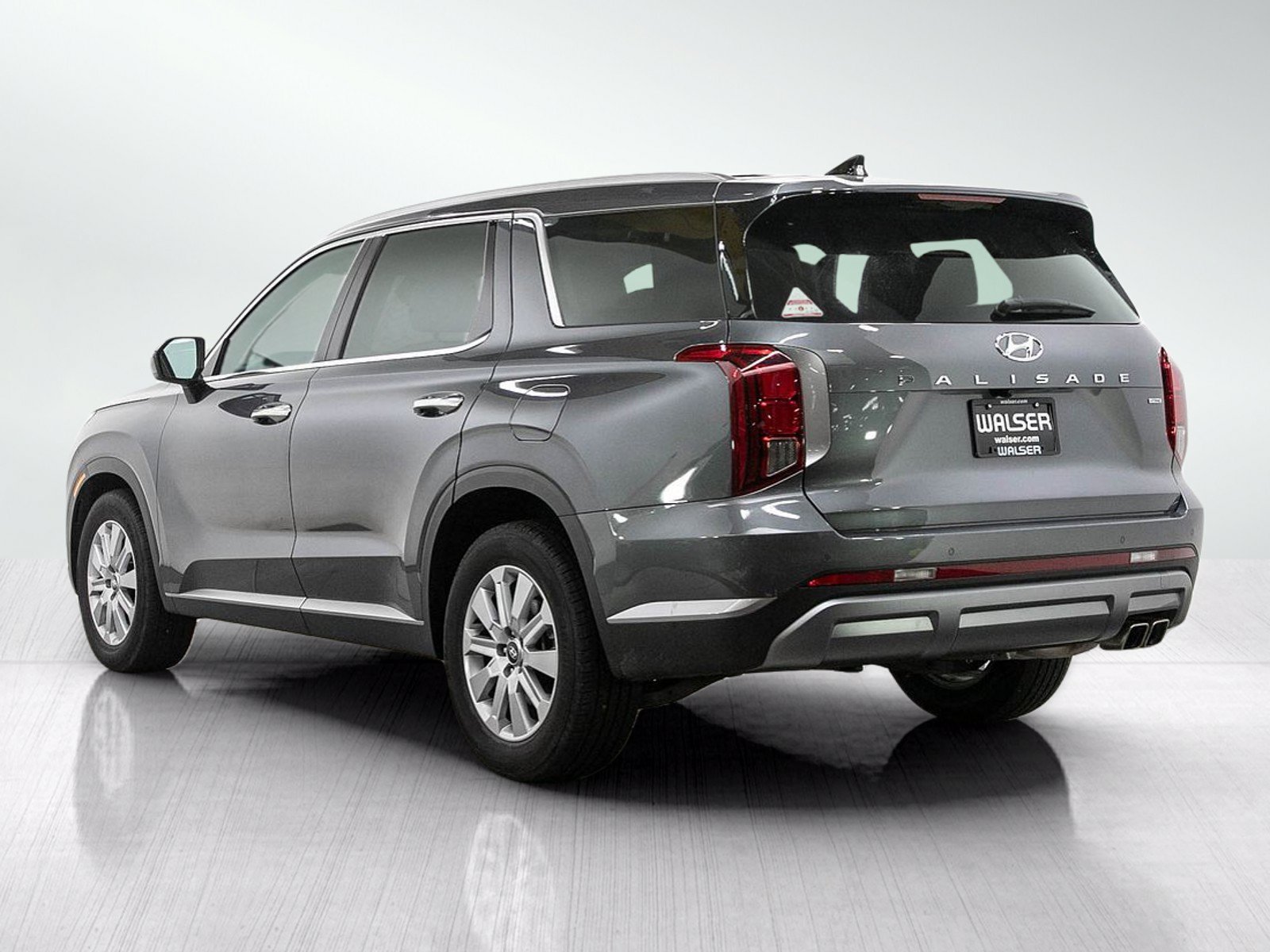 Used 2025 Steel Graphite Hyundai SEL AWD image 3